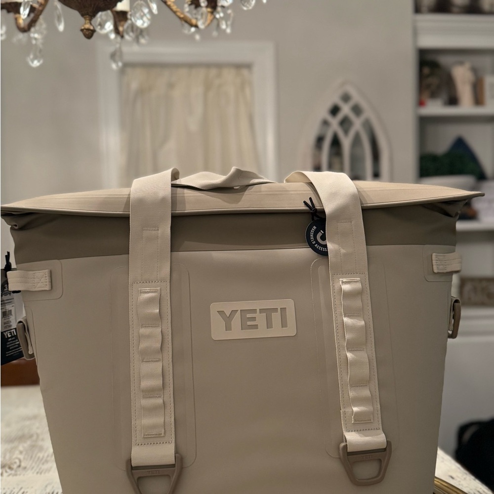 YETI Cream Hopper Bag